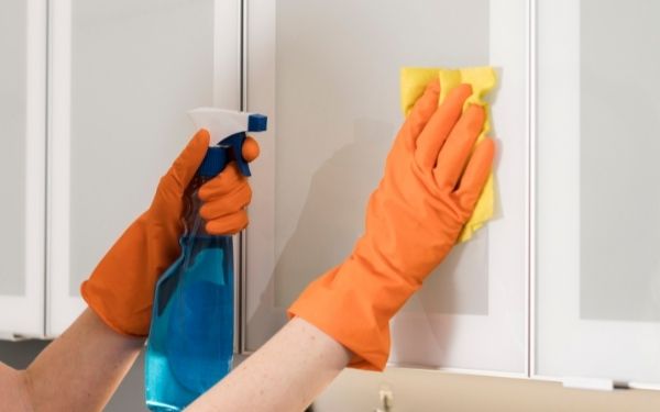 Cleaning Kitchen Cabinets With Liquid Dish Soap