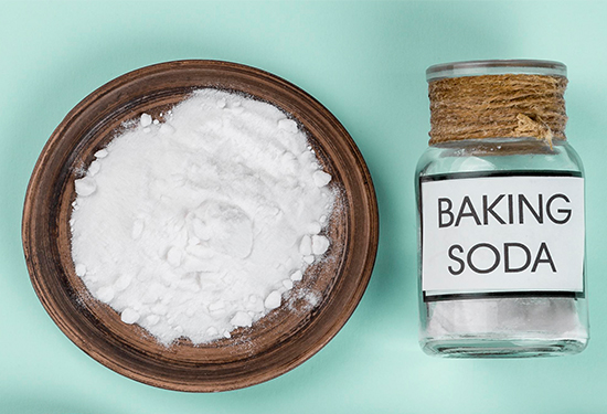 Using Baking Soda and Vinegar Paste