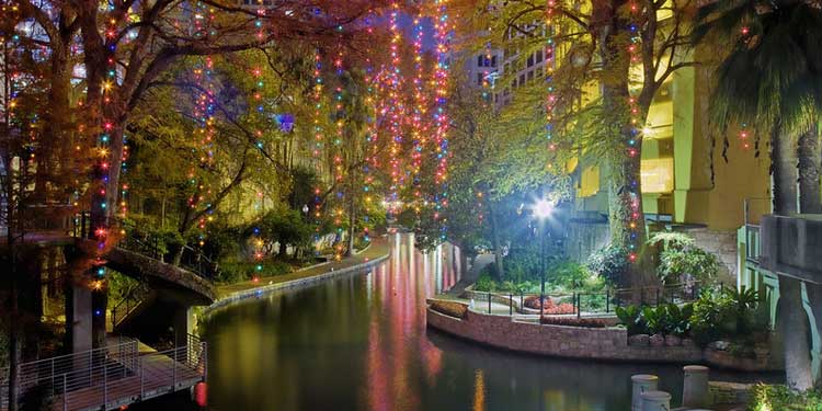 Dinner and Long Walk at the Riverwalk