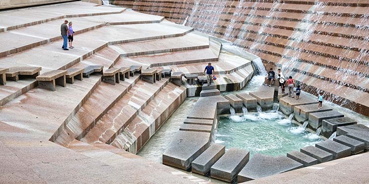 Discover the Fort Worth Water Gardens