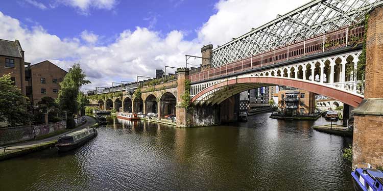 Explore the Canals of Castlefield