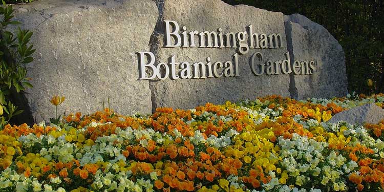 See the Blooms at the Birmingham Botanical Garden