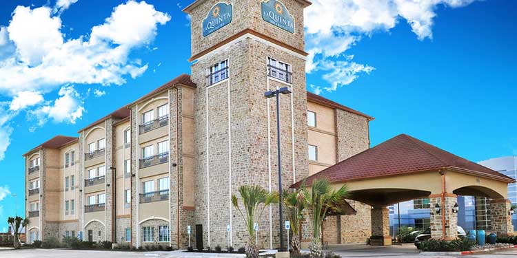 La Quinta Inn & Suites by Wyndham Dallas Love Field