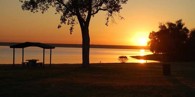 Watch Sunset at the Oak Grove Park