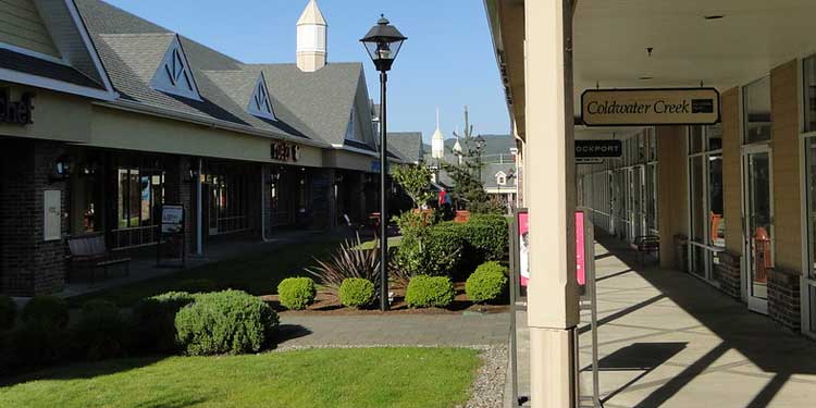 Shop Till you Drop at the Lincoln City Outlets