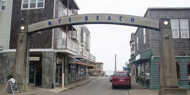 Shopping and Dining at the NYE Beach