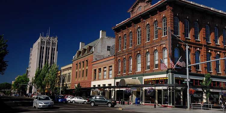 Stroll Around Downtown Salem