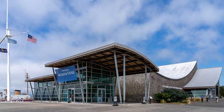 Visit the Columbia River Maritime Museum 