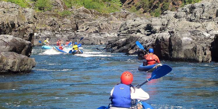 Go Fishing and Kayaking at the Rogue River