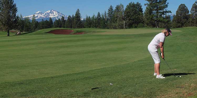 Play Golf with Mountain Views at the Aspen Lake Golf Course 
